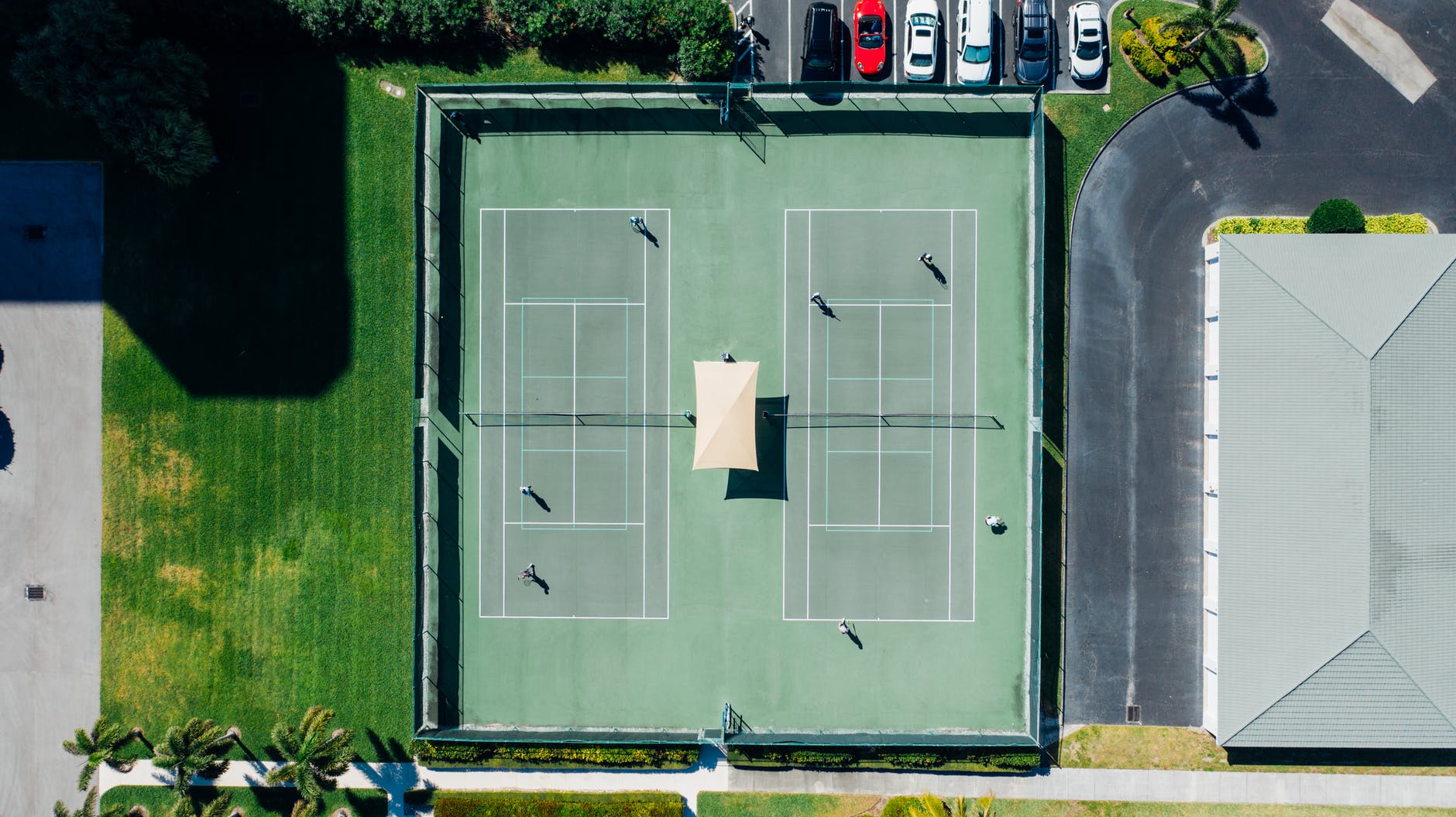 green and white tennis court